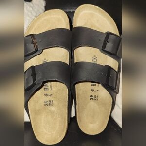 Brand New! Birkenstock Arizona Size 39 - Black